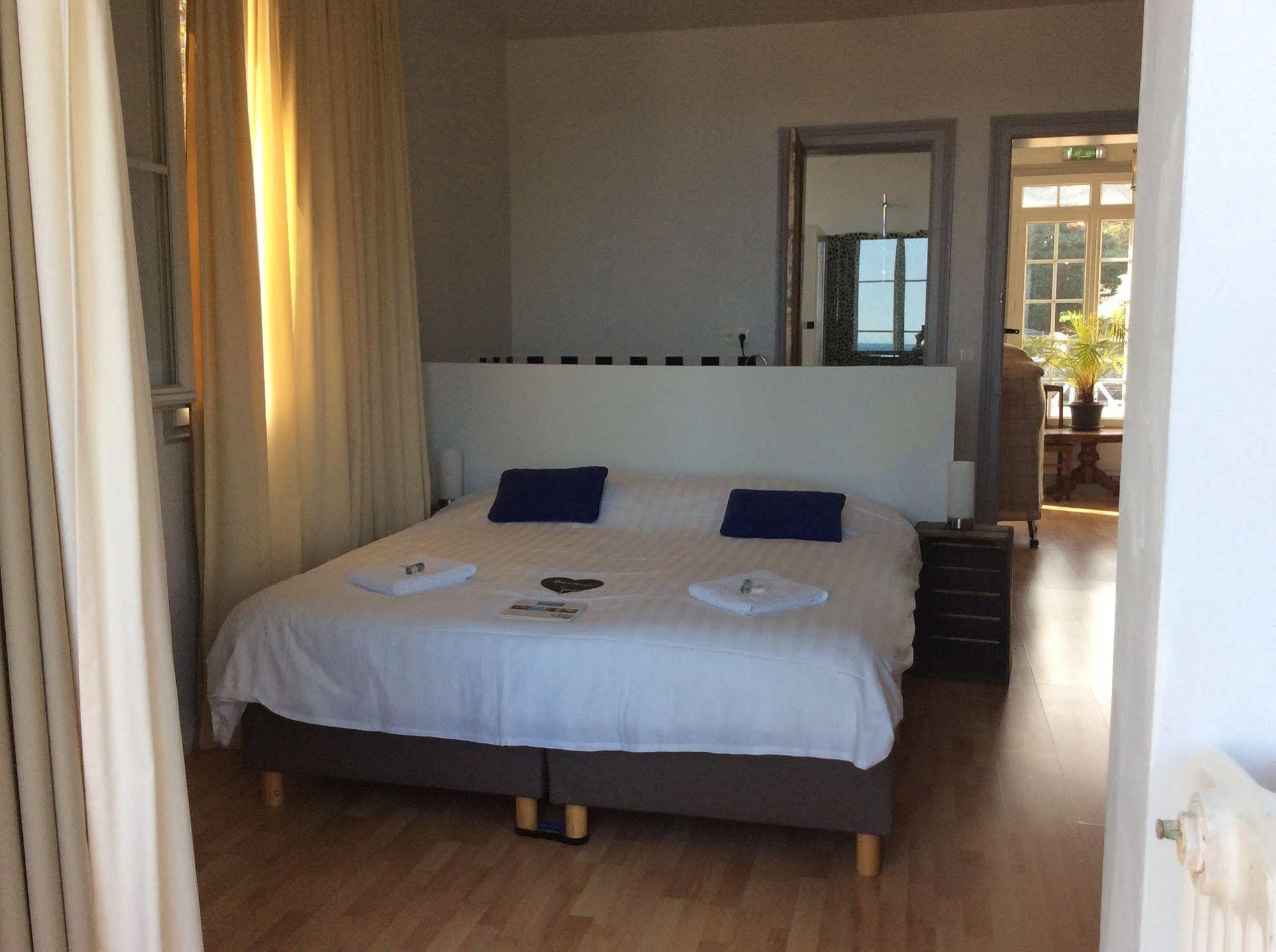 דייפ Auberge Du Vieux Puits מראה חיצוני תמונה
